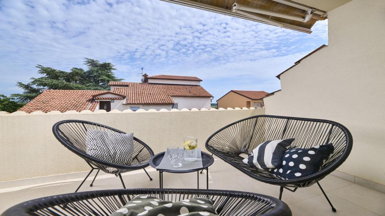Apartment Iriska Novigrad Istria Buitenkant foto