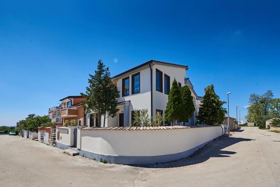 Apartment Iriska Novigrad Istria Buitenkant foto